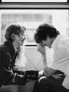 Dating in the USA can feel exciting and confusing. Learn practical tips to find